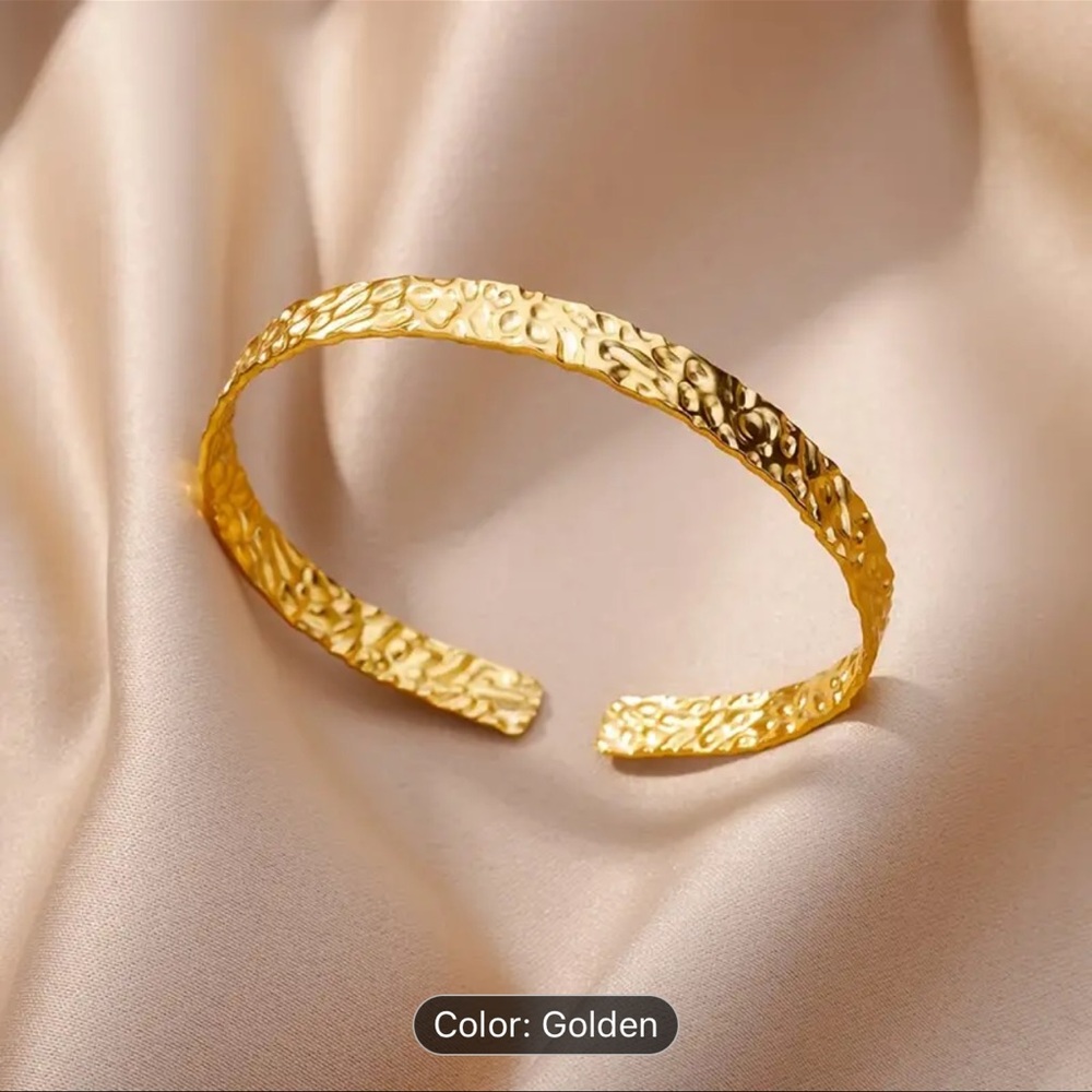 Delicate Hammered Texture Cuff Bracelet Stainless Steel 18K Plated Elegant Style - Picture 6 of 8